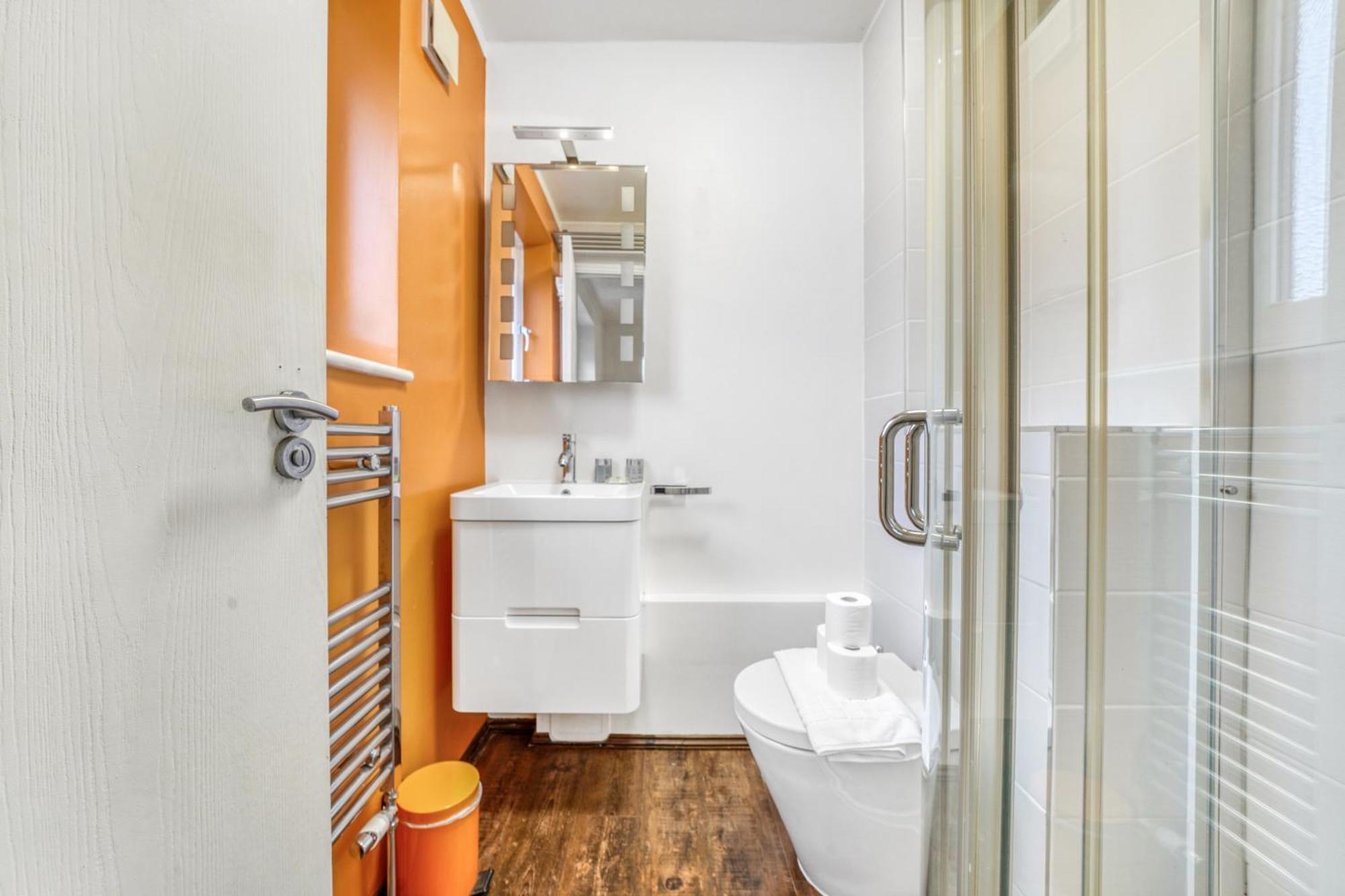 Executive 4 Bedroom Town House In Canada Water Free Wifi & Parking By City Stay Aparts 伦敦 外观 照片